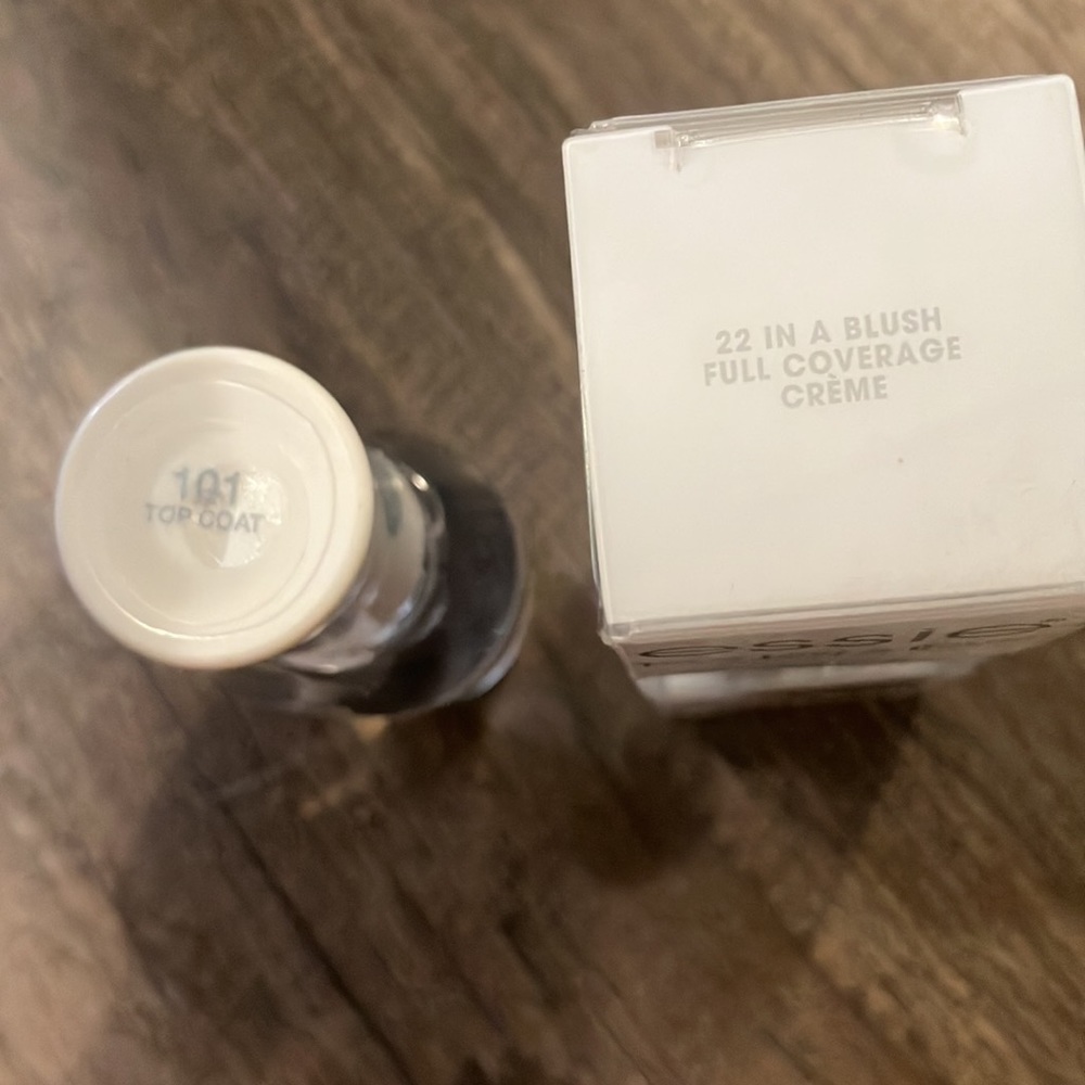 Free with $100+ bundle 3 nail self care products NWT CND RXX Essie Sally Hansen - Picture 3 of 4